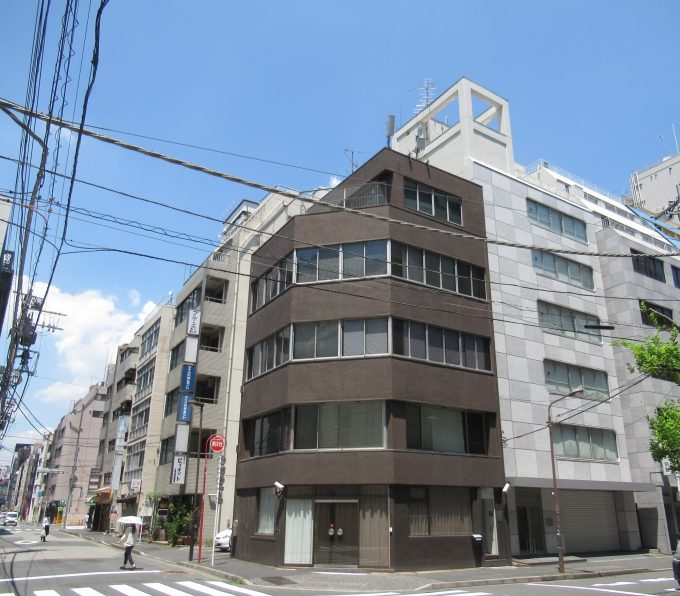リノベーション前の築古ビル