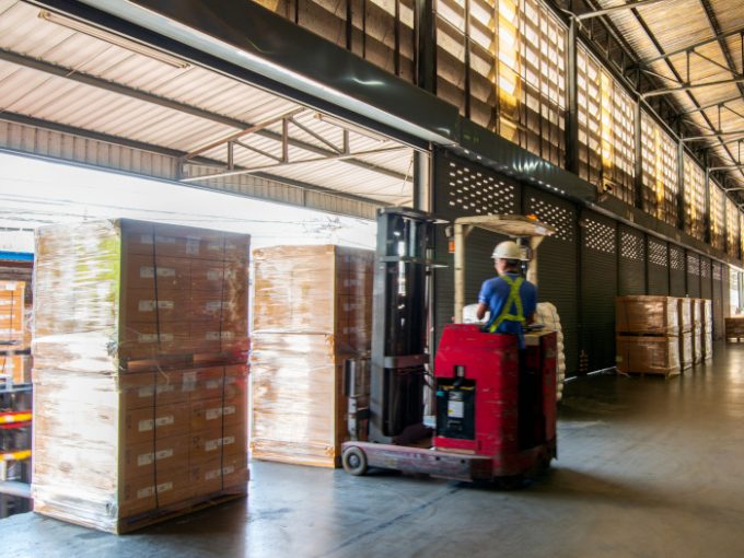 建築基準法における倉庫の定義と用途