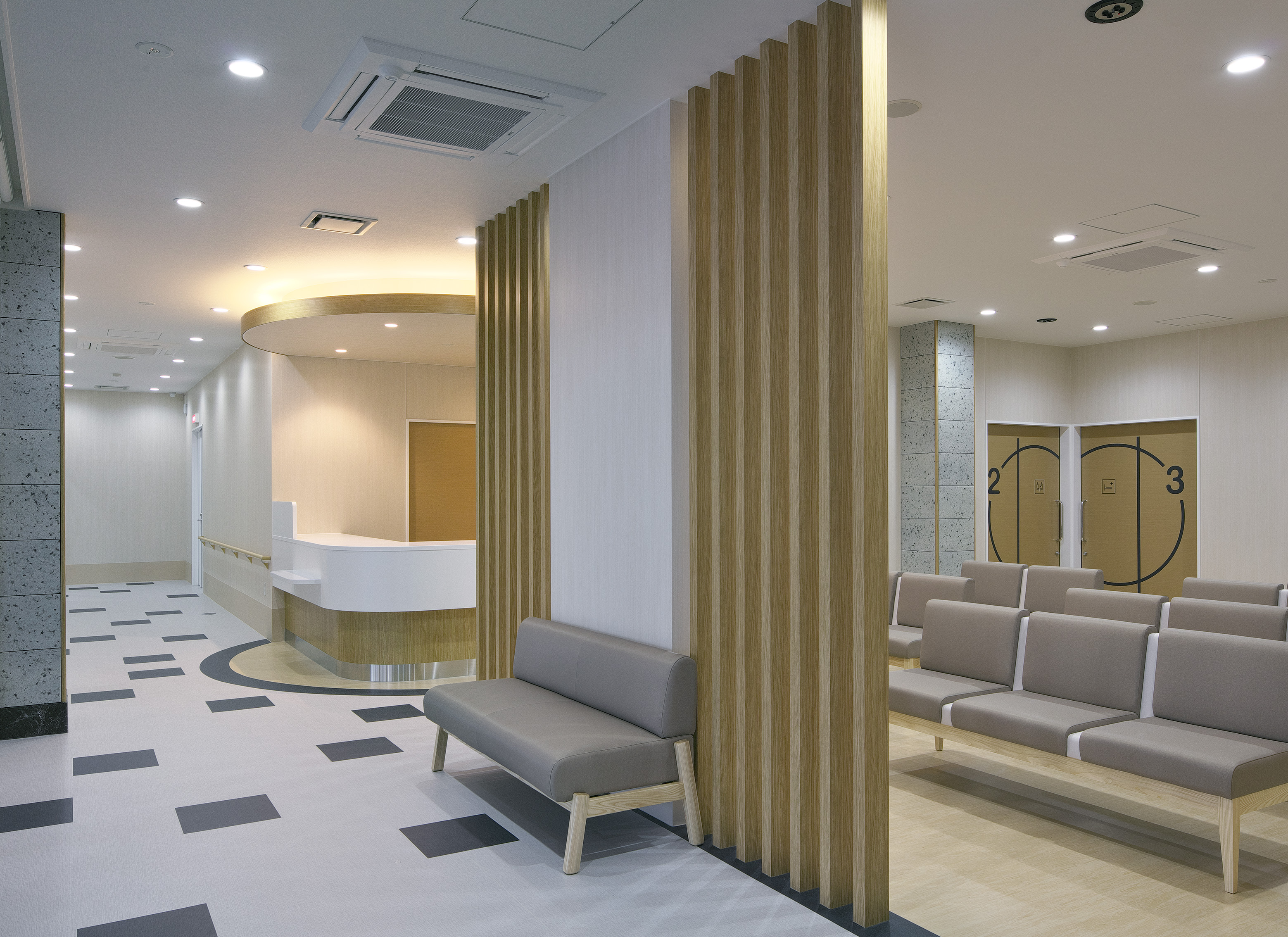 病院廊下に必要な法的基準をスムーズにクリアする方法