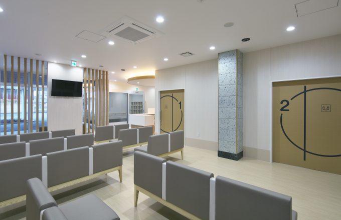 クリニック・病院の待合室をおしゃれで快適な空間にするレイアウト|待合室のソファ・椅子の選び方