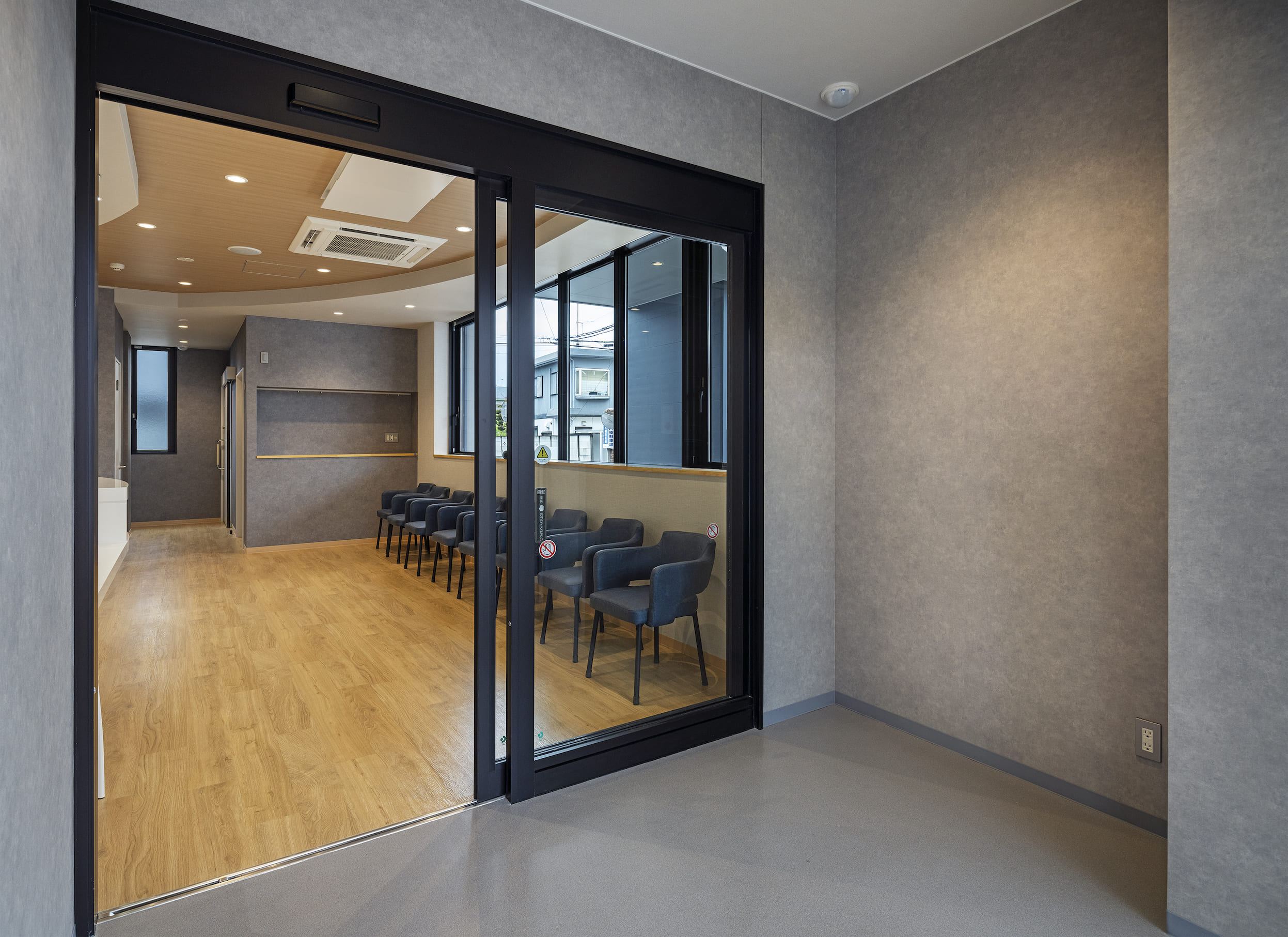 廊下が病院の印象を左右する理由とは?