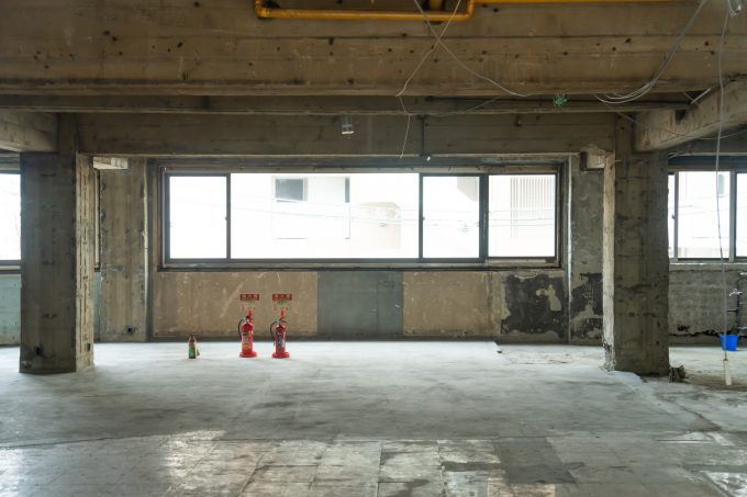 鉄筋コンクリート造のオフィスビルのリノベーション現場