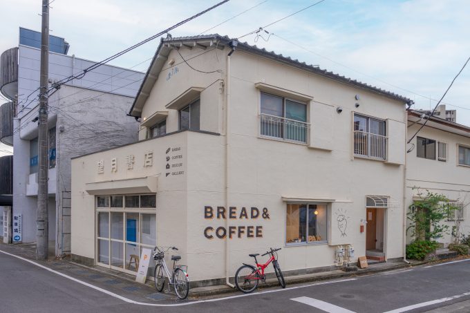 集客力の高い店舗併用住宅の外観