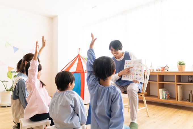 企業と提携した保育園の園児