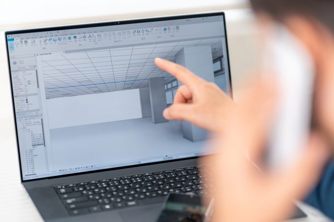 倉庫の確認申請書類を作成する建築士