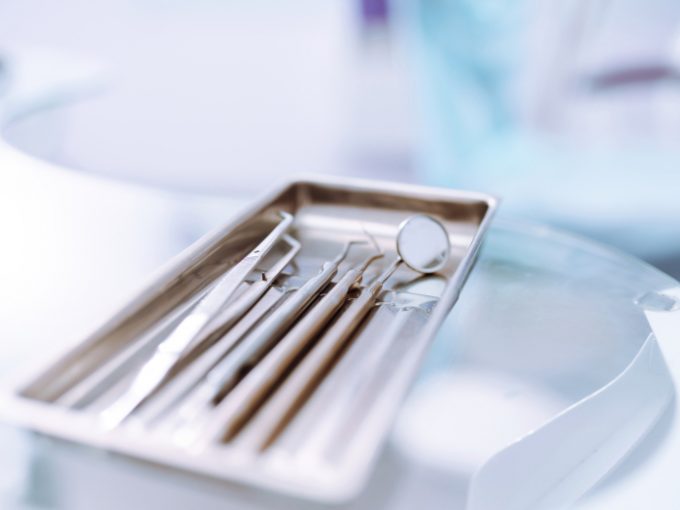 全国の歯科デンタルクリニックはどのくらいあるか